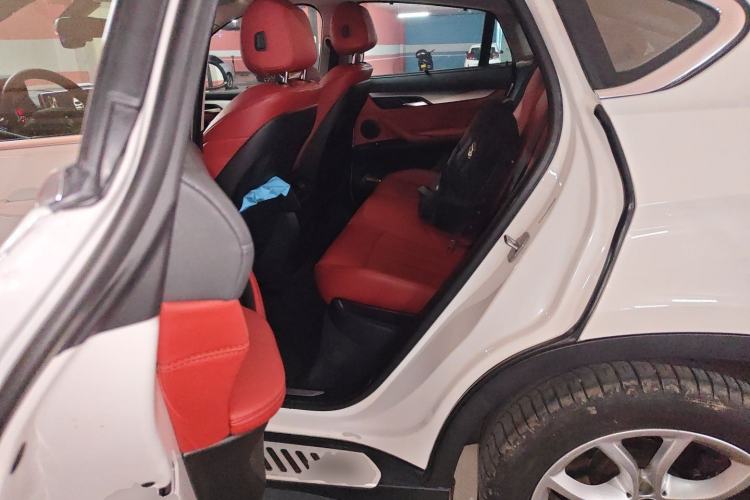 Used BMW X6  Left Rear Seat