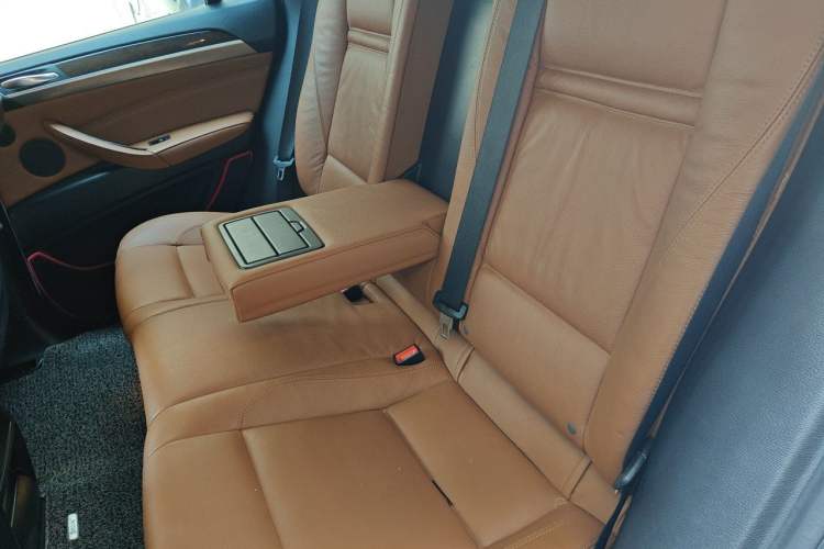 Used BMW X6 2014 xDrive35i Sport model Left Rear Seat