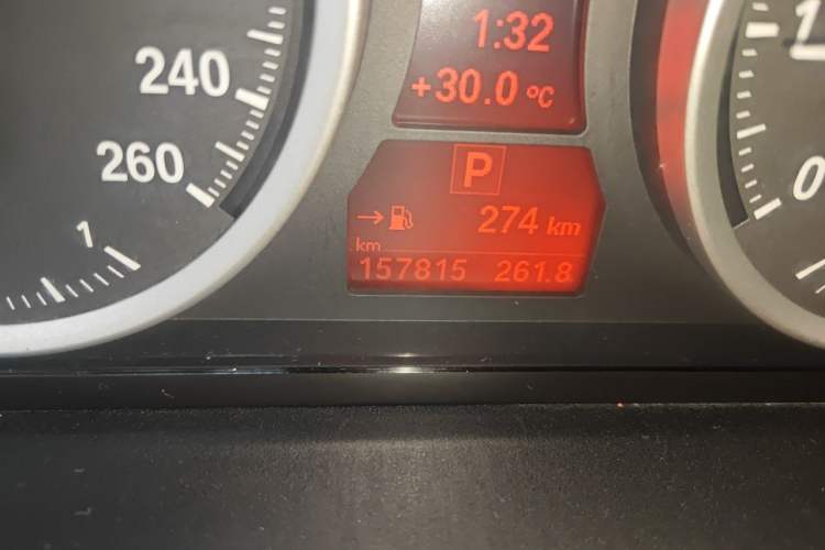 Used BMW X6  Odometer Close Up