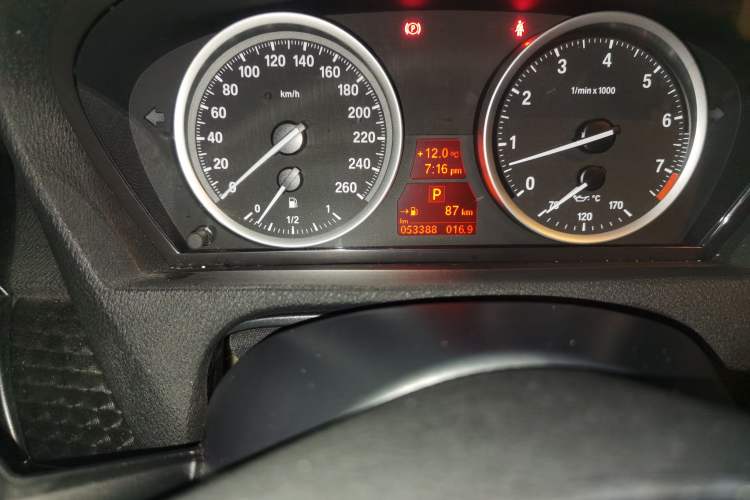 Used BMW X6  Odometer Close Up