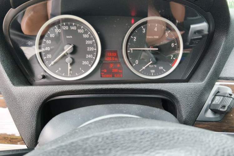 Used BMW X6 2014 xDrive35i Sport model Odometer Close Up