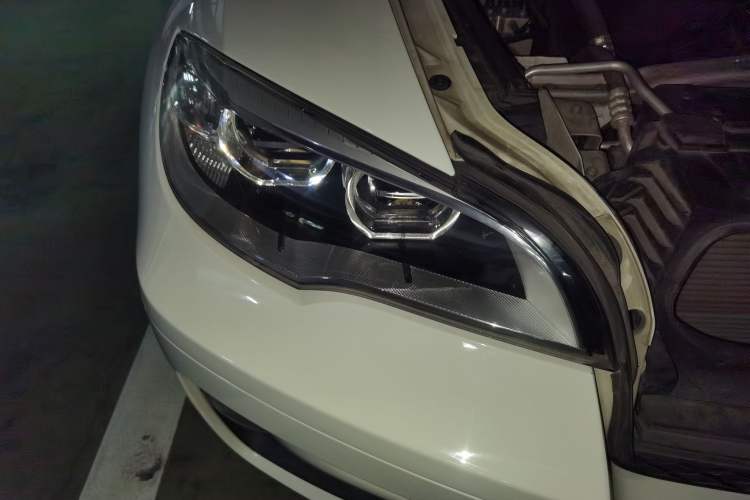 Used BMW X6  Right Front Headlight