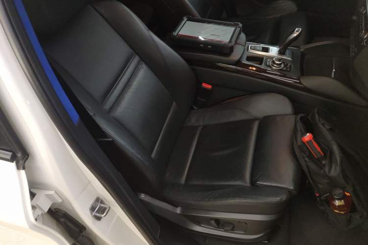 Used BMW X6 2014 xDrive35i Sport model Right Front Seat