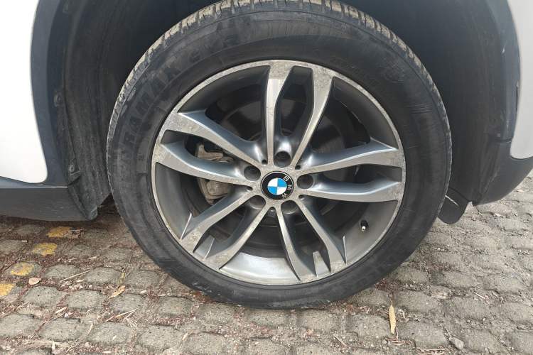 Used BMW X6 2014 xDrive35i Sport model Right Front Wheel Hub