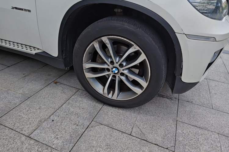 Used BMW X6 2014 xDrive35i Sport model Right Front Wheel Hub