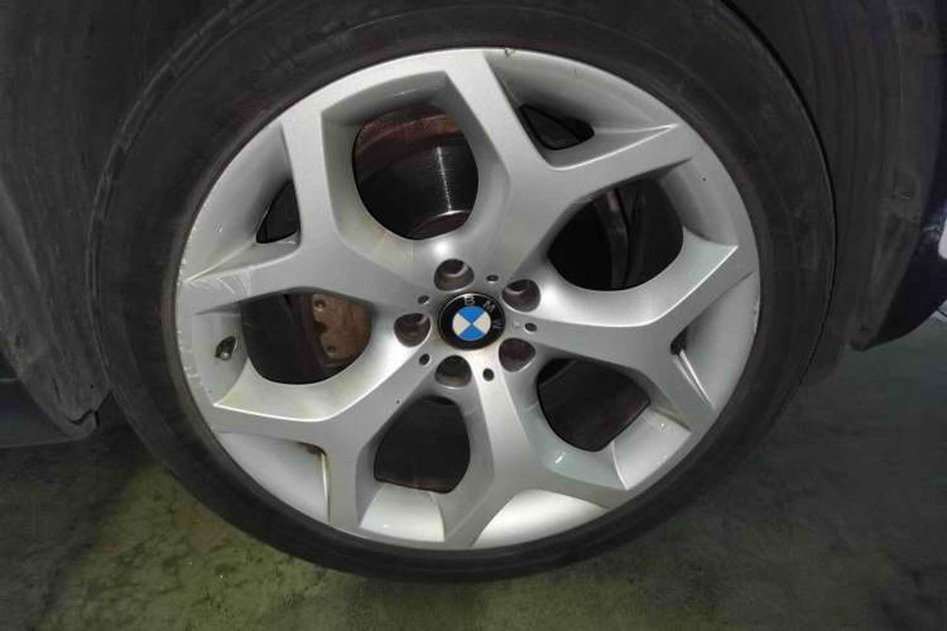 Used BMW X6  Right Front Wheel Hub