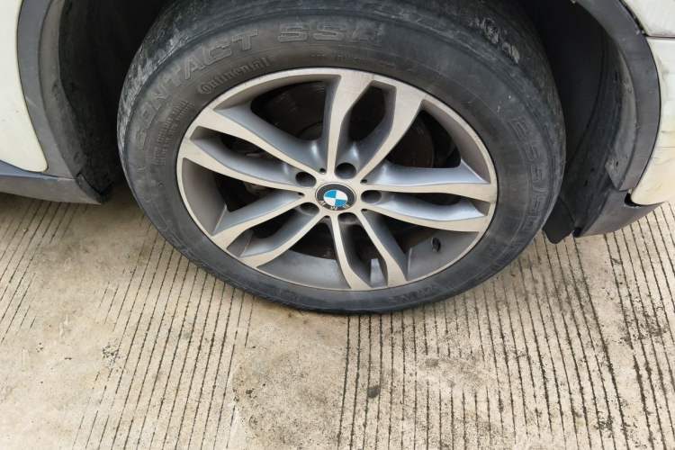 Used BMW X6 2014 xDrive35i Sport model Right Front Wheel Hub