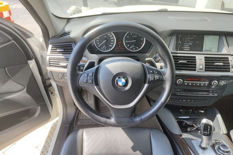 Used BMW X6 2014 xDrive35i U.S. specification Steering Wheel
