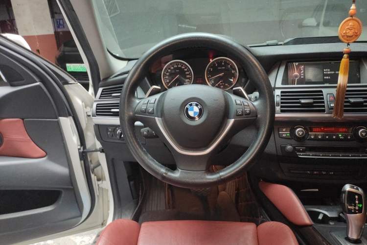 Used BMW X6 2014 xDrive35i Sport model Steering Wheel
