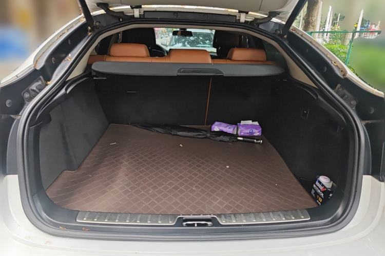 Used BMW X6  Trunk