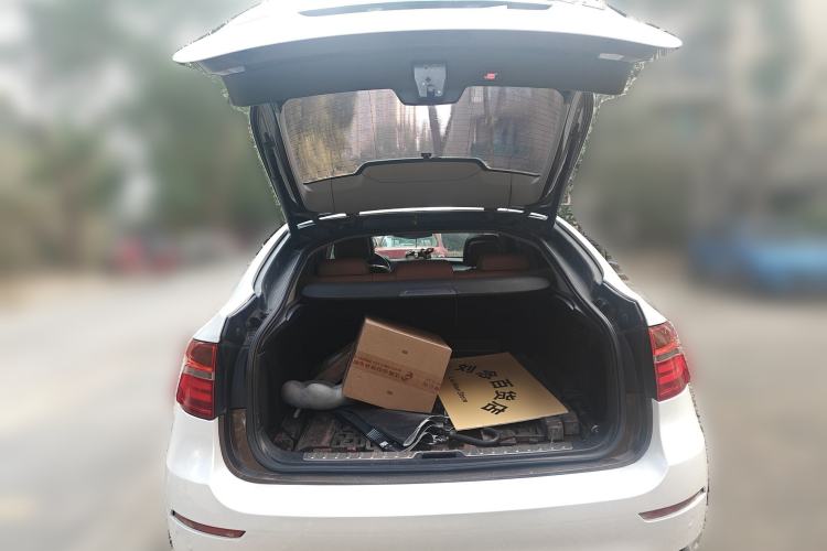 Used BMW X6 2014 xDrive35i Sport model Trunk
