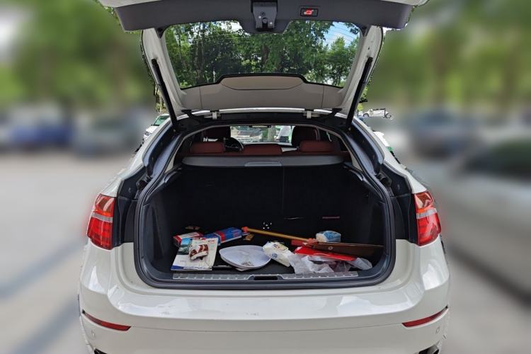 Used BMW X6 2014 xDrive35i Sport model Trunk