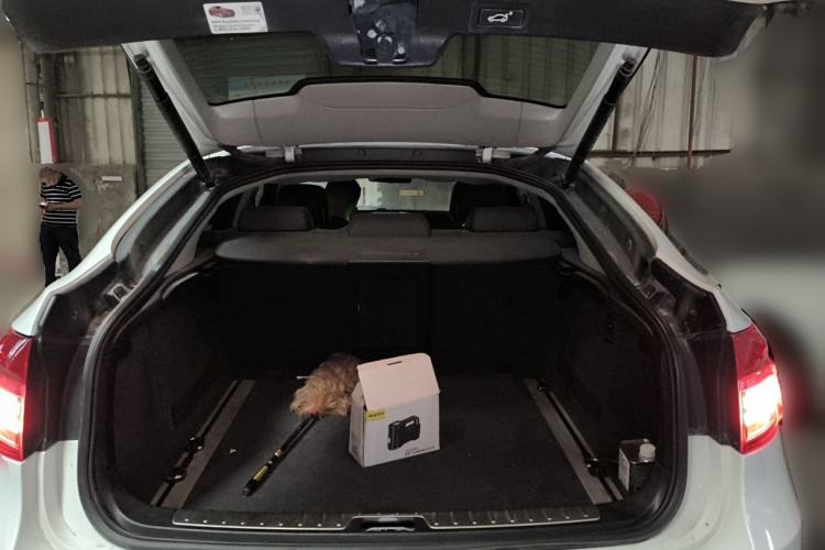 Used BMW X6 2014 xDrive35i Sport model Trunk