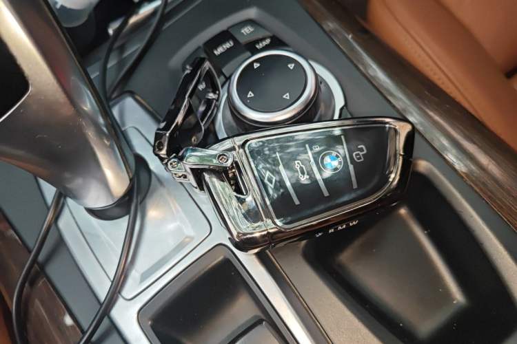 Used BMW X6  Vehicle Key