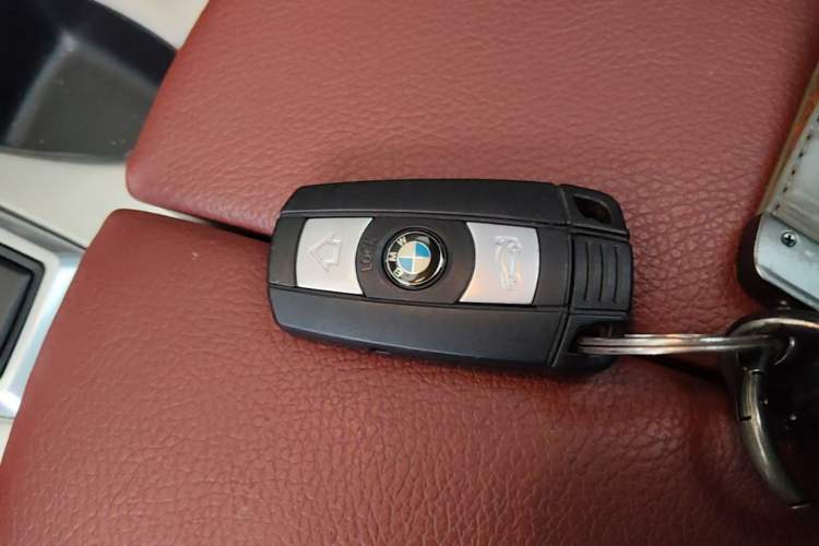 Used BMW X6  Vehicle Key
