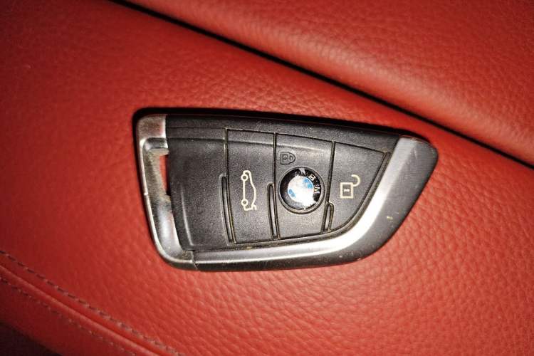 Used BMW X6  Vehicle Key