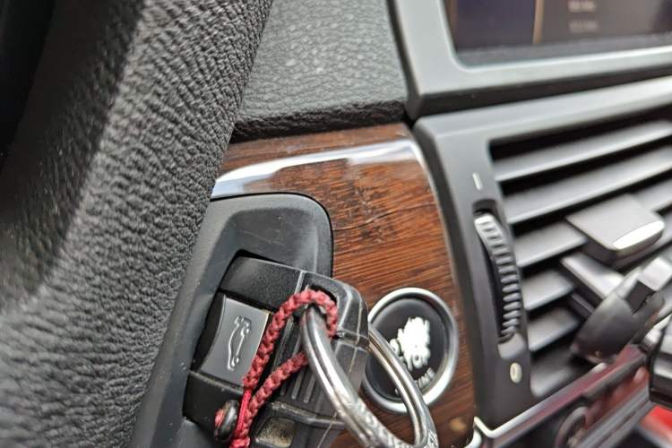 Used BMW X6 2014 xDrive35i Sport model Vehicle Key