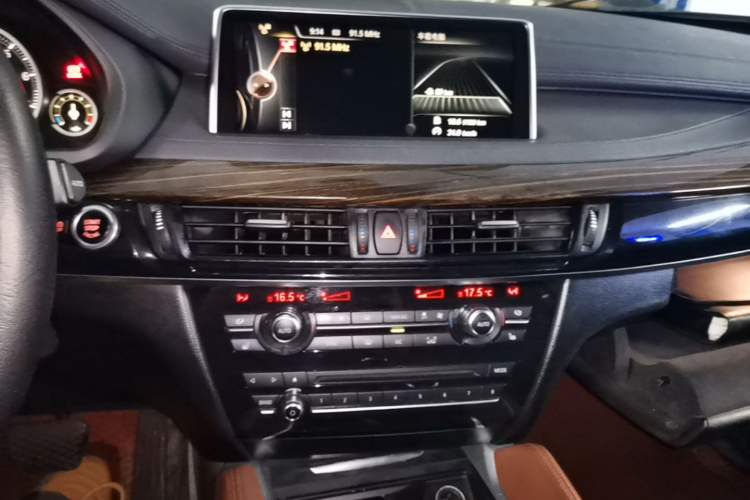 Used BMW X6 2015 xDrive35i Luxury Edition Audio And AC Panel