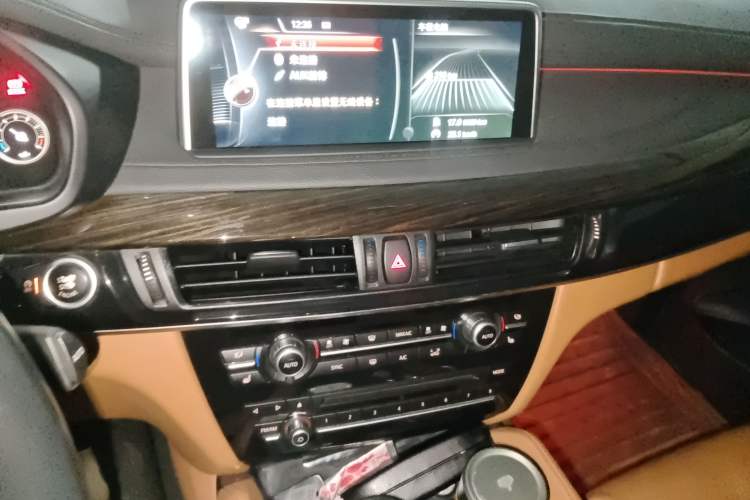 Used BMW X6 2015 xDrive35i Luxury Edition Audio And AC Panel