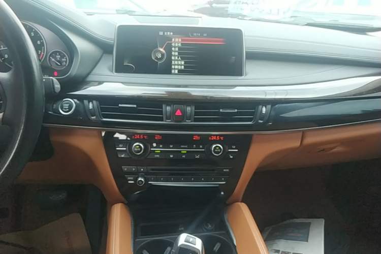 Used BMW X6 2015 xDrive28i Audio And AC Panel