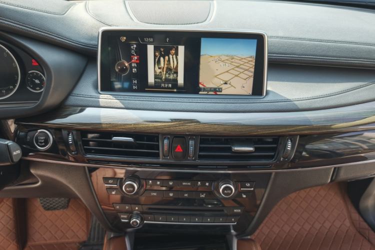 Used BMW X6 2015 xDrive35i Luxury Edition Audio And AC Panel