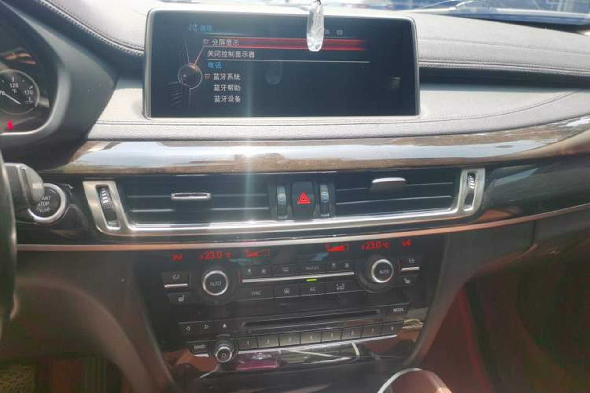 Used BMW X6 2015 xDrive28i Audio And AC Panel