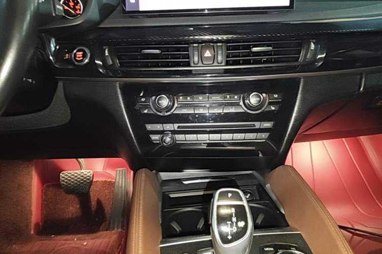Used BMW X6 2015 xDrive35i Leading Model Audio And AC Panel