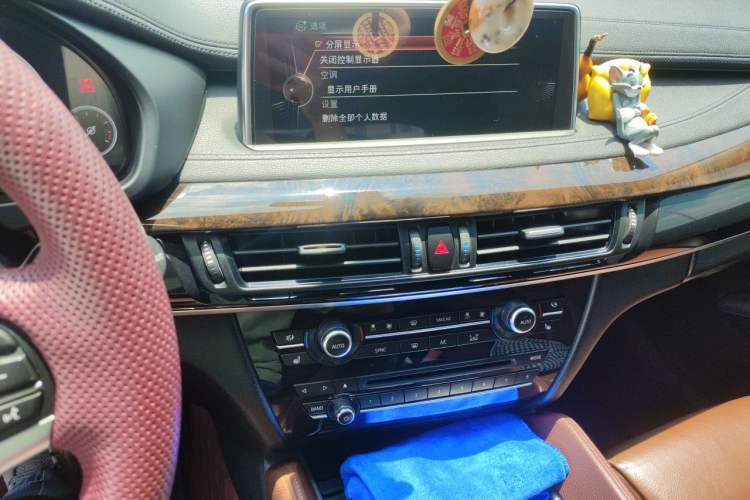 Used BMW X6 2015 xDrive28i Audio And AC Panel