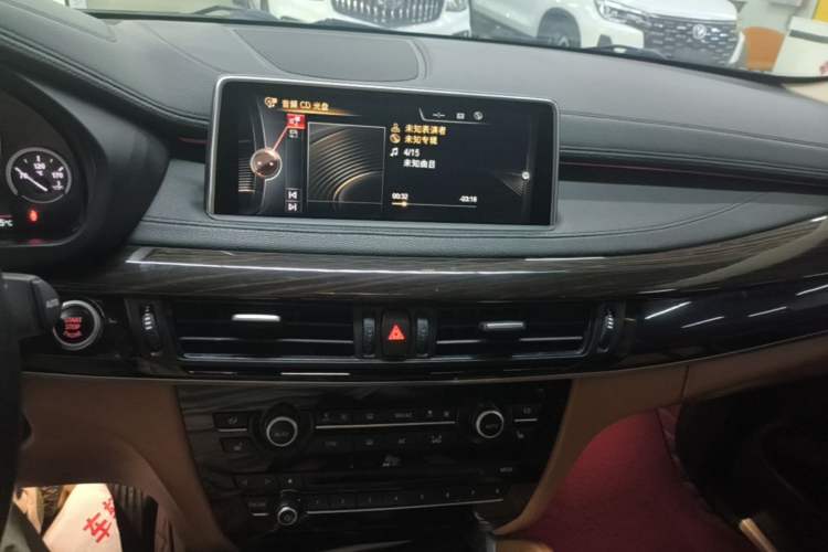 Used BMW X6 2015 xDrive35i Luxury Edition Audio And AC Panel