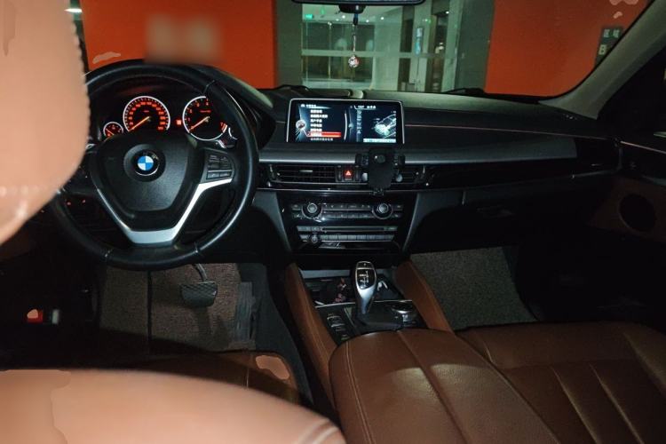 Used BMW X6 2015 xDrive35i Leading Model Center Console