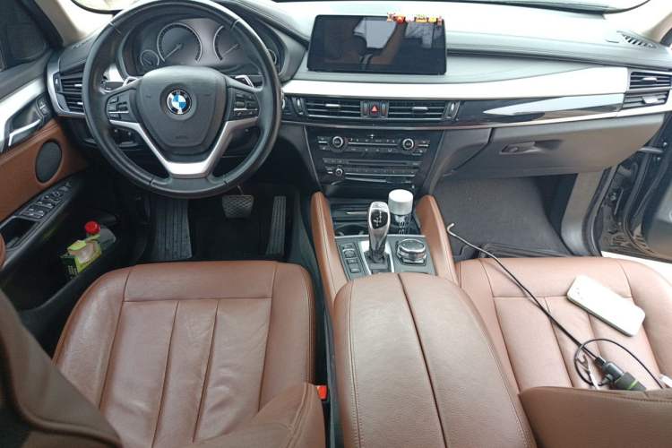Used BMW X6 2015 xDrive35i Leading Model Center Console