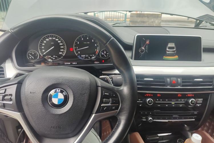 Used BMW X6 2015 xDrive35i Leading Model Center Console