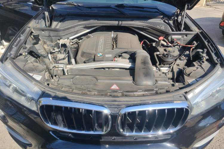 Used BMW X6 2015 xDrive35i Luxury Edition Engine Bay