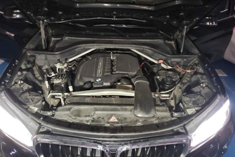 Used BMW X6 2015 xDrive35i Luxury Edition Engine Bay
