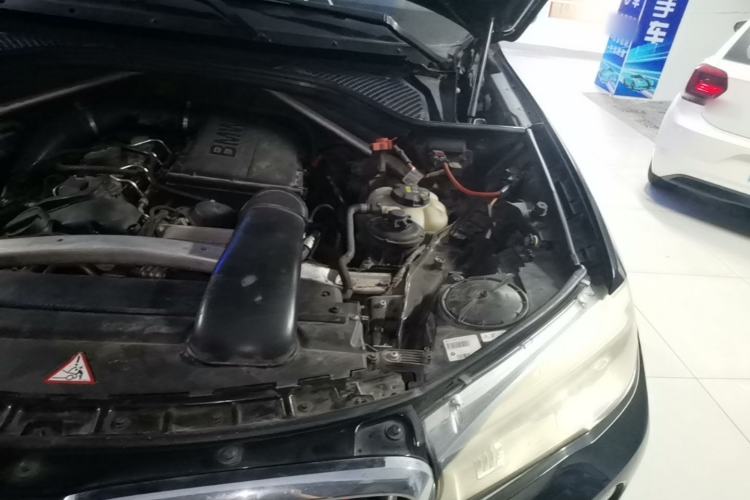Used BMW X6 2015 xDrive35i Luxury Edition Engine Bay Left