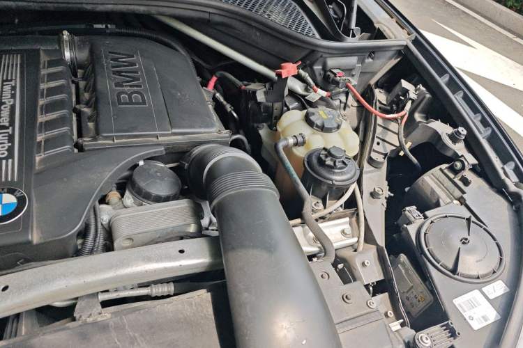 Used BMW X6 2015 xDrive35i Luxury Edition Engine Bay Left