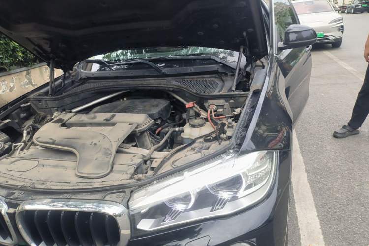 Used BMW X6 2015 xDrive28i Engine Bay Left