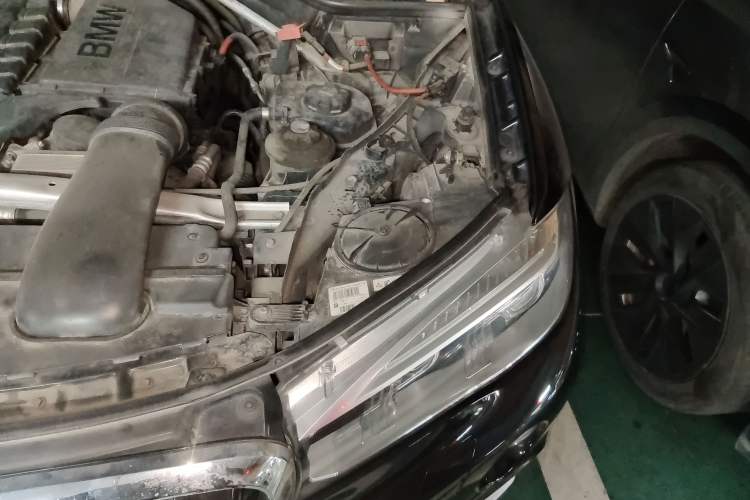 Used BMW X6 2015 xDrive35i Luxury Edition Engine Bay Left