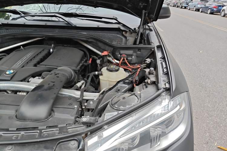 Used BMW X6 2015 xDrive35i Leading Model Engine Bay Left