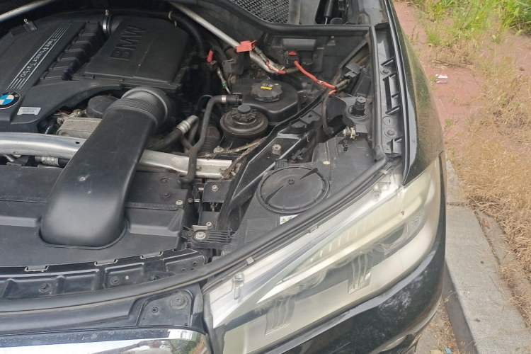 Used BMW X6 2015 xDrive35i Luxury Edition Engine Bay Left