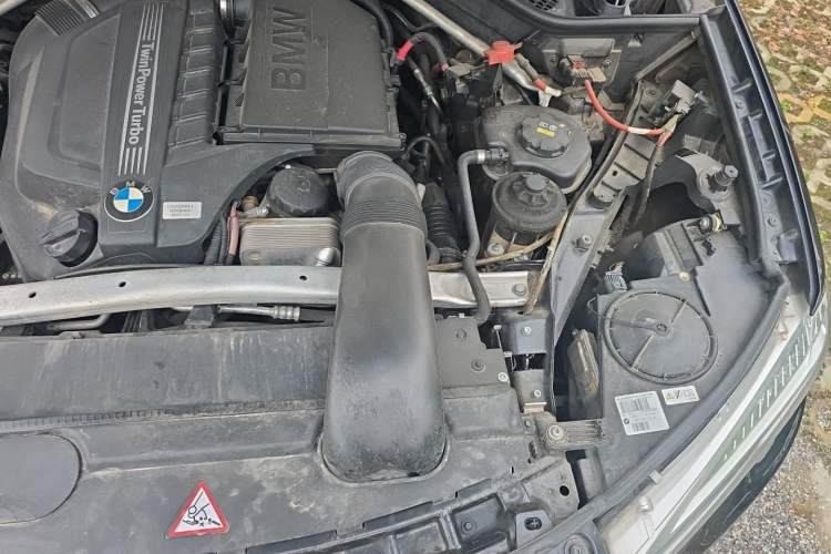 Used BMW X6 2015 xDrive35i Luxury Edition Engine Bay Left