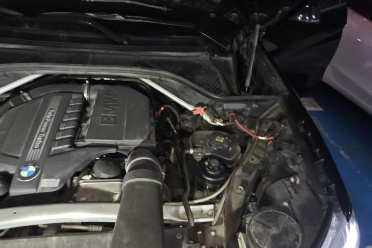 Used BMW X6 2015 xDrive35i Luxury Edition Engine Bay Left
