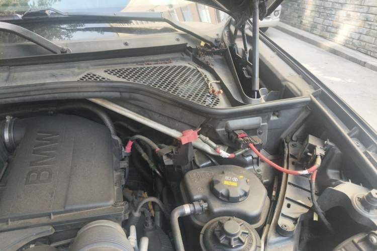 Used BMW X6 2015 xDrive35i Leading Model Engine Bay Left
