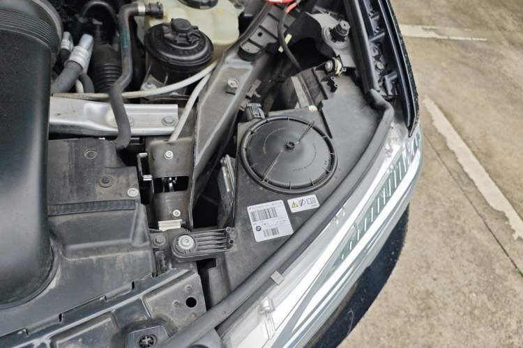 Used BMW X6 2015 xDrive35i Luxury Edition Engine Bay Left
