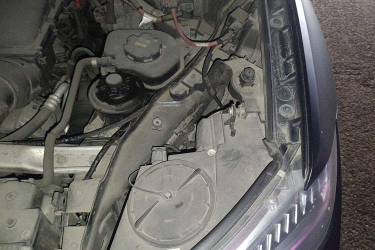 Used BMW X6 2015 xDrive35i Luxury Edition Engine Bay Left