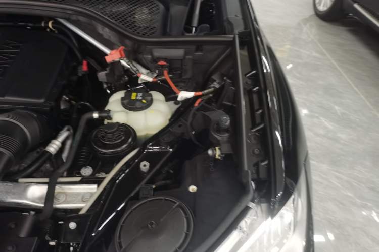 Used BMW X6 2015 xDrive35i Luxury Edition Engine Bay Left