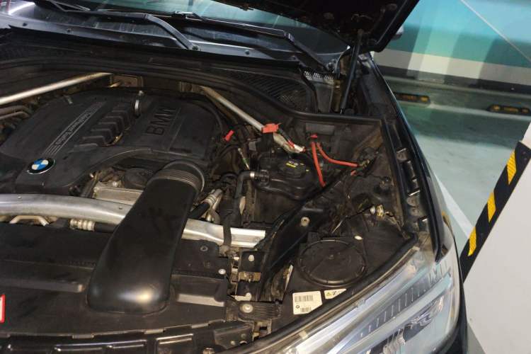 Used BMW X6 2015 xDrive35i Leading Model Engine Bay Left