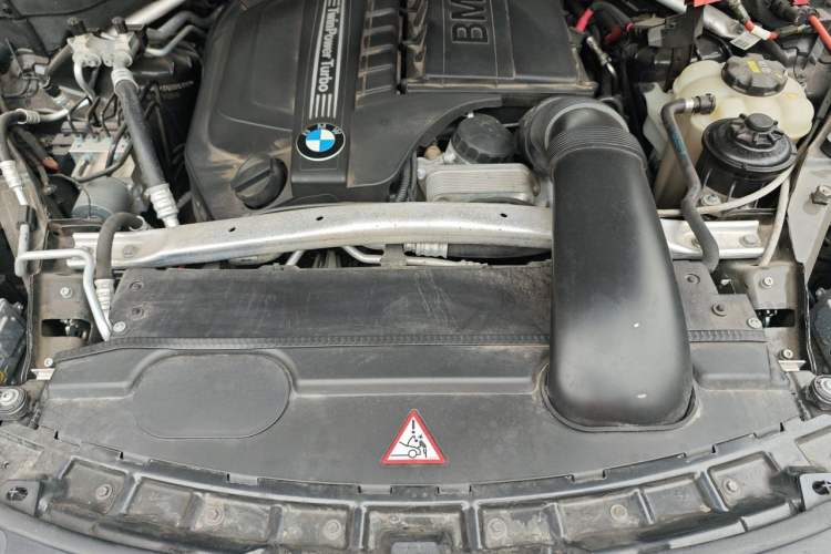 Used BMW X6 2015 xDrive35i Luxury Edition Engine Bay