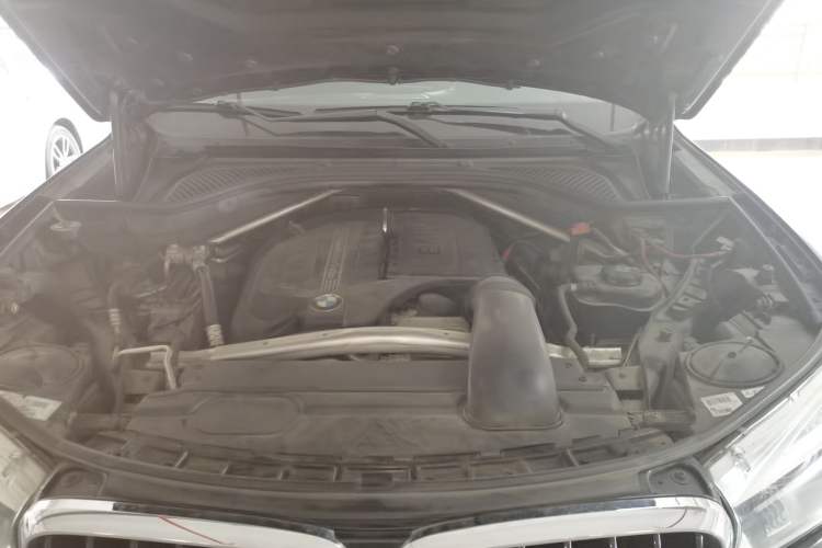 Used BMW X6 2015 xDrive35i Leading Model Engine Bay