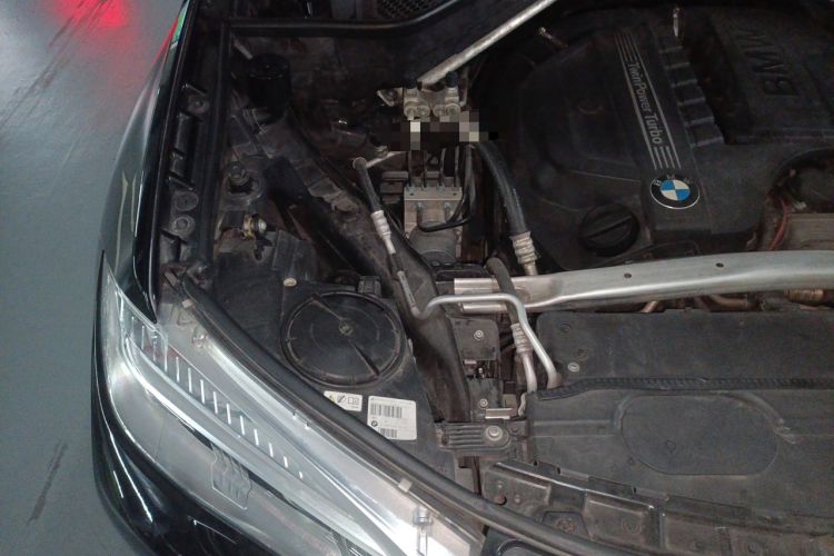 Used BMW X6 2015 xDrive35i Leading Model Engine Bay Right